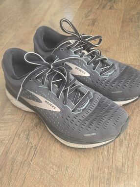 Brooks Women's Athletic Running Shoes - Gray with Light Tan Accents